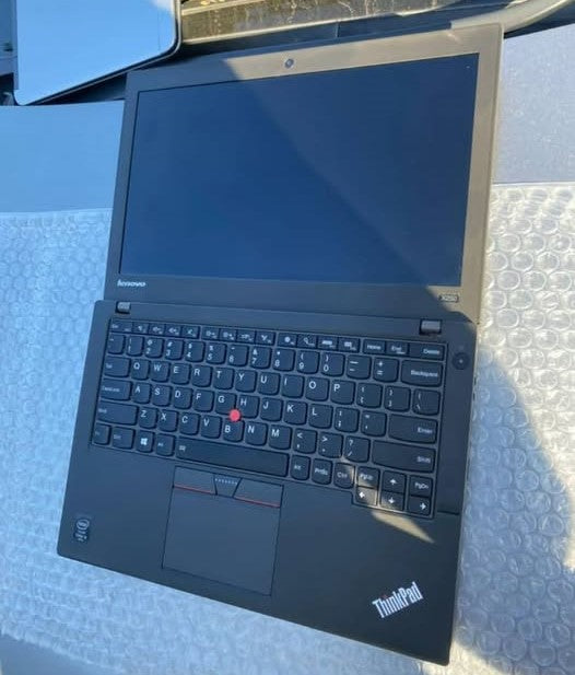 Lenovo ThinkPad X240 – Core i5 4th Gen | 8GB RAM | 256GB SSD | 12.5” HD | Windows 10