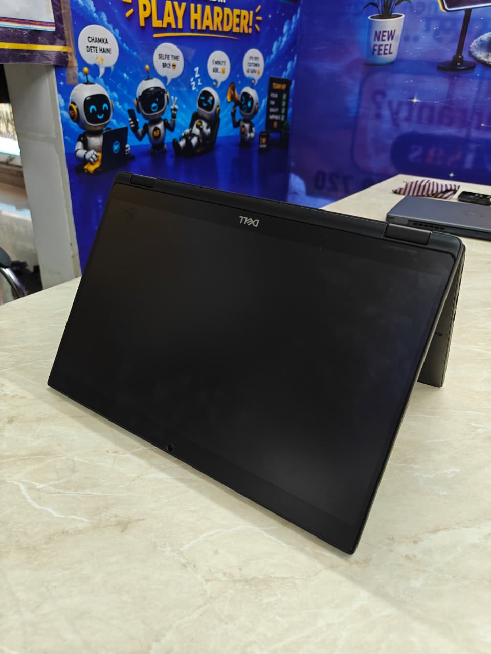 Dell Latitude 7390 2-in-1 – Core i5 8th Gen | 8GB RAM | 256GB SSD | 13.3” FHD Touch | Windows 10/11